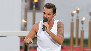 Florian silbereisen trägt helene fischer als tattoo auf dem oberarm. Florian Silbereisen Sorgt Bei Helene Fischer Fur Tranen Der Ruhrung