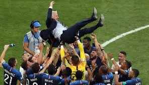 Fifa world cup) atau sering disebut piala dunia saja, adalah kompetisi sepak bola internasional yang diikuti oleh tim nasional putra senior anggota federasi sepak bola internasional (fédération internationale de football association, fifa). Foto Euforia Prancis Rengkuh Gelar Juara Piala Dunia 2018 Bola Liputan6 Com