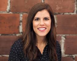 Kendra Hanson's Instagram, Twitter & Facebook