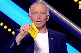 Autre hypothèse, celle qui engendre les questions classiques concernant la digestion d'un titre que tous les champions ont un coup oui, un coup non, ça n'a pas de sens. Samuel Etienne En Deuil Son Hommage A Une Candidate De Question Pour Un Champion