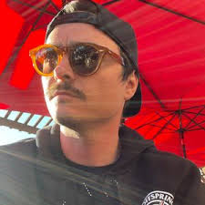 Conor Thomas Watkins (@gntlmnbowtie)