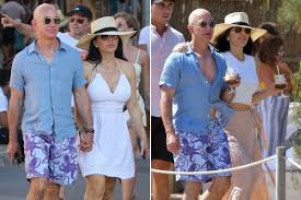 Jeff bezos and mackenzie bezos. Jeff Bezos Girlfriend Reportedly Sent Her Brother Text Messages London Daily