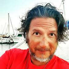 Robert Enriquez's Instagram, Twitter & Facebook