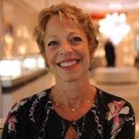 Leslie Shulman's Instagram, Twitter & Facebook