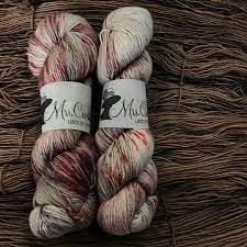 Mrs Crosby On Instagram Simone On Hat Box Background Roasted Chestnut On Satchel Mrscrosbylovestoplay Yarn Handdyedyarn Dyersofinstagram Knitting C