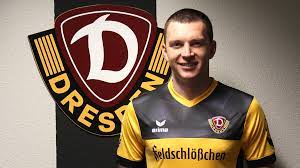 Jan böhmermann hat von den fans des zweitligisten dynamo dresden öffentlich harte schelte bekommen. Halt Dein Dummes Wessimaul Jan Bohmermann Von Dresden Fans Angefeindet Sportbuzzer De