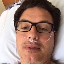British musical theater personality and actor who made a successful foray into the music industry. John Barrowman Rushed Into Surgery After Collapsing In Agony From Appendicitis I Feel Like I Ve Been Hit By A Car Ok Magazine