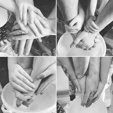 Here Are Some Family Hand Cast Ideas Positions For Creating Your Own Special Family Cast Families Hands Hand Molding Casting Kit