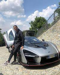 It's no secret that cristiano ronaldo is a huge car collector, a car obsession for super cars that now has the former manchester united star boasts around 20 super fancy rides in his garage. Oh My Goal Cristiano Ronaldo S Insane Garage Facebook