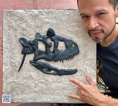 Nueva versión del Carnotaurus. La última foto es de la versión anterior. .  . . . #paleoart #paleontology #fossil #dinosaur #dinosaurio #jurassicpark  #carnotaurus #tyrannosaurus #velociraptor #museum #dinos #artistofinstagram