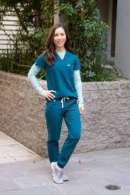 Figs Underscrub Top And Jogger Pant Review Womens Fashion Bloggers Fashion Scrubs Outfit