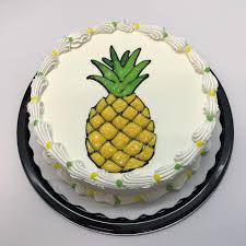 Traditionnel Ananas Ceci Est Un Gateau A La Creme Glacee Dairy Queen De Saveur Traditionnel Avec Une Image De Ananas Il Est Rond Avec Un D Desserts Cake Food