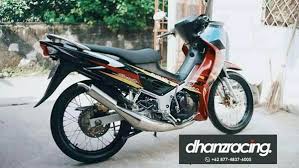 Nah itulah sedikit informasi bagaimana cara memodifikasi motor satria 2 tak yang sudah cukup banyak menginspirasi. Jual Knalpot Satria 2 Tak Satria Hiu Standar Racing Full Chrome Di Lapak Dhanz Racing Performance Bukalapak