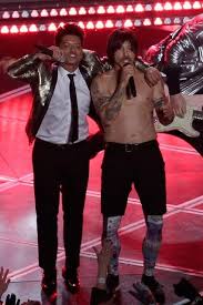 8 октября 1985, гонолулу, гавайи, сша). Bruno Mars Standing Next To Tall People Will Make Your Day Entertainment Tonight