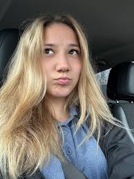 What are some apartment or roommate options near CSULB for a nursing  student?