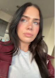 ellen eckert (@idkelleneckert)