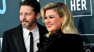 I sing & write sometimes, coach on @nbcthevoice sometimes. Kelly Clarkson Definitely Didn T See Anything Coming That Came Cnn