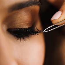 There is an easy step by step guide and a detailed method for removing eyelash extensions from the privacy of your own home. Diy Eyelash Extensions Using Individual False Lashes Ipsy