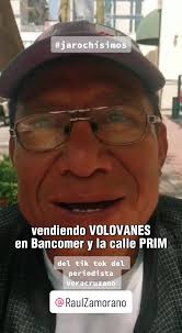 VOLOVANES DON VIDAL FRENTE AL TRANVÍA DEL RECUERDO EN EL PUERTO DE VER...