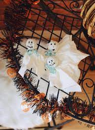 Mandelmus selber machen will gelernt sein. 10 Einfache Diy Dekoideen Fur Halloween Julia To The Fullest Halloween Selber Machen Party Deko Selber Machen Halloween Party Deko Selber Machen