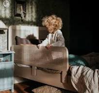 Lit enfant en bois massif et cannage 90x200 ZENIA blanc-beige