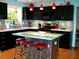Retro Style Kitchen Island Decorating Via Ideashomedesign Net Retro Kitchen Decor Retro Kitchen Home Decor Kitchen