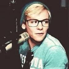 Chloe Lynch (charlizealyssa)