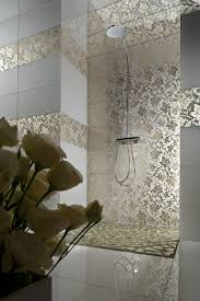 Als schneidebrett eignet sich die herdabdeckung ebenso perfekt, da das glas gehärtet, hygienisch und. Wohnideen Badezimmer Wand Fliesen Duschkabine Flora Motive Vergoldet Carrelage Moderne Carreaux De Miroir Tuile De Verre