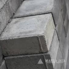 Namun dalam perhitungan per meter perseginya anda juga harus menambahkan faktor kuefisien sebesar 1,2% dari nilai total kebutuhan permeter nya agar pada saat pemasangan tidak terjadi kekurangan. Cara Menghitung Biaya Paving Block Conblock Per Meter Blog Marga Jaya Yogyakarta