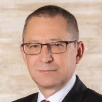 800+ Profile mit dem Suchbegriff „Edgar“