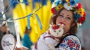 Причем его появление выдавалось за инициативу снизу: Den Vyshivanki 2018 V Ukraine 16 Maya Istoriya Prazdnika