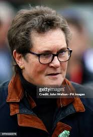 105 Sarah Humphrey Photos & High Res Pictures