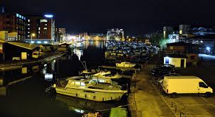 Kita bisa mengeluarkan anak tangga dengan selimut dan tabel penyegaran. Wallpaper Kota Cityscape Malam Danau Refleksi Kendaraan Uk Mengangkut Marina Anak Sungai Lincoln Kolam Inggris Raya Unitedkingdom Lincolnshire Gb Britania Daerah Perkotaan Foto Udara Tambatan Belaka Eastmidlands Midlands Witham