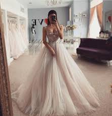 2019 New Wedding Dresses Spaghetti Neck Dubai Ribbon Beach Bridal Gowns Sweeptrain Custom Made Vestid Beach Bridal Gown Wedding Dresses Vintage Wedding Dresses