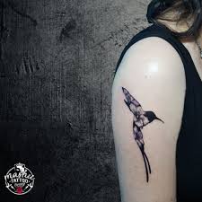 Birazcik Da Dovme Anlamlarindan Bahsedelim Ugultu Kusu Hayata Karsi Olan Sevgi Ve Neseyi Temsil Ediyor Ayrica Diger Cogu Kusla Tattoos Piercing Animal Tattoo