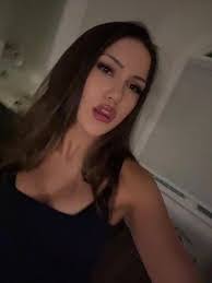 Amanda Stamp's Instagram, Twitter & Facebook