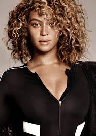 The Queen On Top Beyonce Curly Hair Curly Hair Styles Beyonce Hair