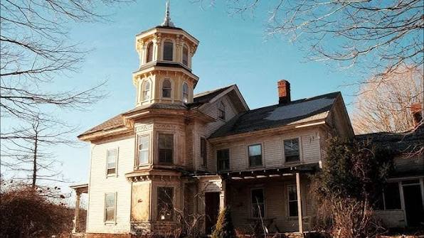 Exploring The House From The Cult Classic "let’s scare Jessica to death"