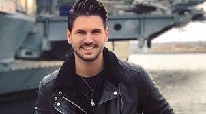 Sayışman won manhunt international competition in 2005 in south korea. Tolgahan Sayisman Biography Height Life Story Super Stars Bio