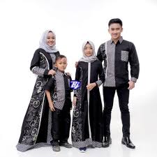 Pantun pembuka acara dapat menjadi pilihan terbaik yang bisa dipakai. Jual Baju Couple Batik Sarimbit Keluarga Couple Batik Kombinasi Gamis Anak Kota Pekalongan Jerly Fashion Tokopedia