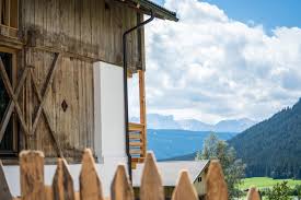 Immerso nel bellissimo paesaggio naturale e culturale del patrimonio mondiale dell'unesco il nostro confortevole agriturismo è situato a 1230 m. Preindlerhof Haylofts Valle Di Casies Prezzi Aggiornati Per Il 2021