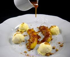 Bananes Au Caramel Au Beurre Sale Glace Vanille Et Eclats De Speculoos Les Delices De Mimm Glace Vanille Recettes Preferees Caramel Au Beurre