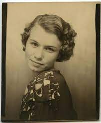 Pin By Melgibson Makeup Artist On Historical Make Up Vintage Hairstyles Curly Hair Styles Short Curly Hair