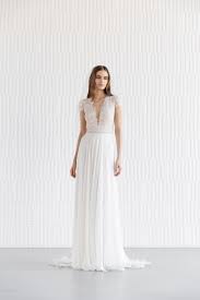 Divine atelier 2016 brautkleider divine atelier 2016 brautkleiderwir beginnen den monat der liebe mit einer romantischen neuen brautkollektion von.die von luminita cosleacar. Dein Brautkleid Von Devine Atelier Lacely Brautmode In Lorrach