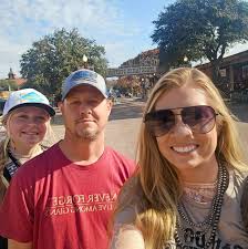 Grammys red carpet with my guy!💃🏻🥰 #thegrammys @jesusculture
