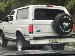 This Not Oj License Plate On A White Ford Bronco R Mildlyinteresting Mildly Interesting Know Your Meme