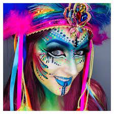 Carnaval schmink en tips thuiskapper stap voor stap schminkuitleg en kleurrijke schminkvoorbeelden. Pin Van Sonam Dhall Op Carnaval In 2020 Schminken Ontwerpen Schminken Carnaval