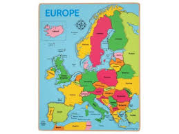 U levom uglu mape imate navigaciju pomoću koje se možete zumirati mapu i pomerati. Bigjigs Toys Drevene Puzzle Mapa Evropy Hracky Vzdelavacky