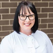 Tracey Browning's Instagram, Twitter & Facebook