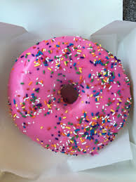 Moe's is located right next to king toot's music store; Simpson S Donut From Kwik E Mart At Universal Studios Hollywood So Good P